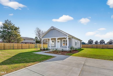 609 W Godwin St, Dunn, NC 28334 - photo 4