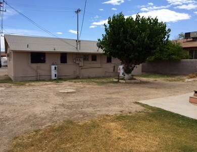 742 S Vaughn Ave, Yuma, AZ 85364 - photo 2