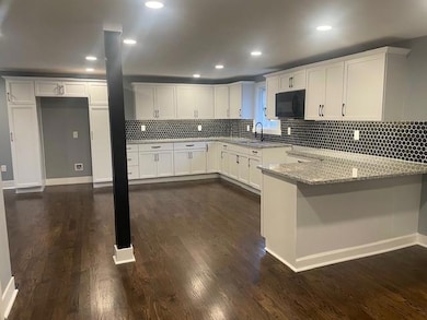 1030 Douglas St, Saint Joseph, MO 64505 - photo 5