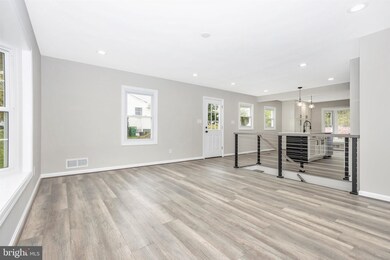 132 Tulip Dr, Gaithersburg, MD 20877 - photo 3