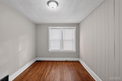 8305 Garfield Ave, Saint Louis, MO 63114 - photo 6