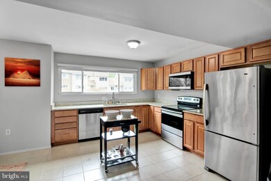 15256 Lodge Terrace, Woodbridge, VA 22191 - photo 3