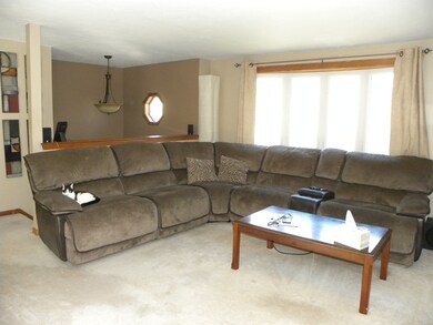 105 Fitzgerald Rd, Charlton, MA 01507 - photo 3