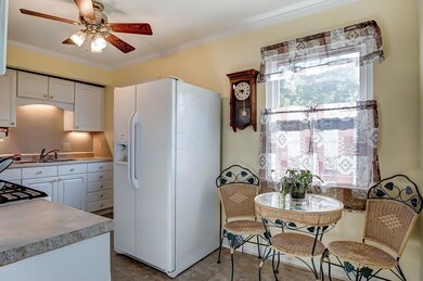 Kitchen/Eat In