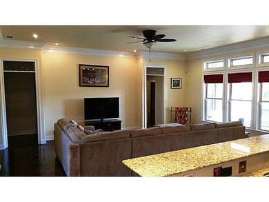 Den/Family/Great Room. 10  high ceiling - notice t