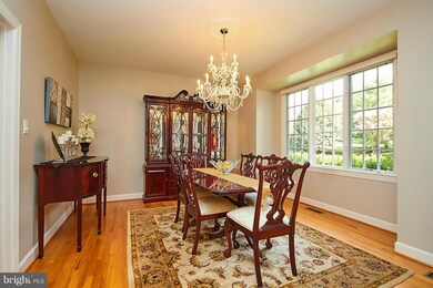 11317 Bright Pond Ln, Reston, VA 20194 - photo 5