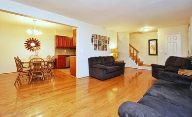 469 Willow Rd E unit 2, Staten Island, NY 10314 - photo 6