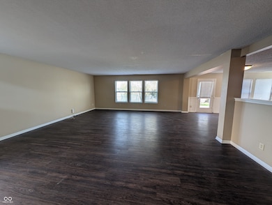 2103 Cedarmill Dr, Franklin, IN 46131 - photo 2