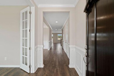 CARLYLE FOYER ENTRY