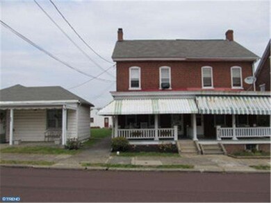 427 W Race St unit 30, Pottstown, PA 19464 - photo 2