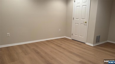 2239 Margaret Ct, Mahwah, NJ 07430 - photo 4