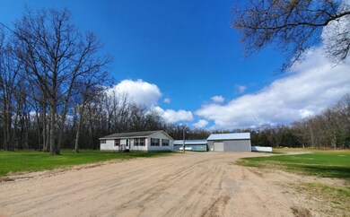 brickyard front driveway with finger (2)
