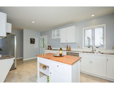 58 Hilltop Rd, Dracut, MA 01826 - photo 5