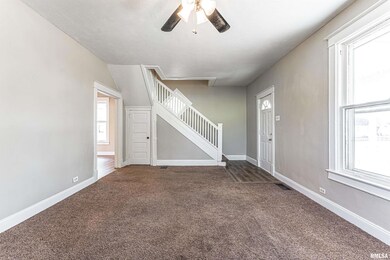 808 N Logan St, Lincoln, IL 62656 - photo 4