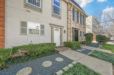 2727 Shelby Ave unit D, Dallas, TX 75219 - photo 2