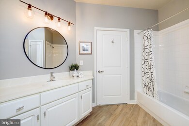 8045 Newell St unit 118, Silver Spring, MD 20910 - photo 3