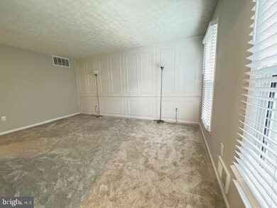 2053 Kings House Rd, Silver Spring, MD 20905 - photo 5