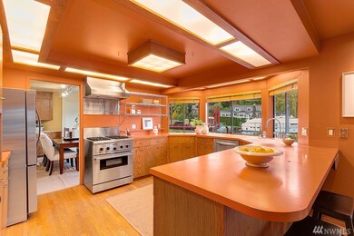 8586 Hunts Point Ln, Hunts Point, WA 98004 - photo 6