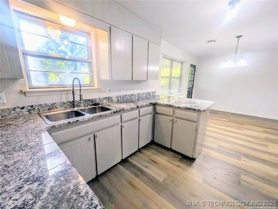 121 W Jefferson Place, Broken Arrow, OK 74011 - photo 6