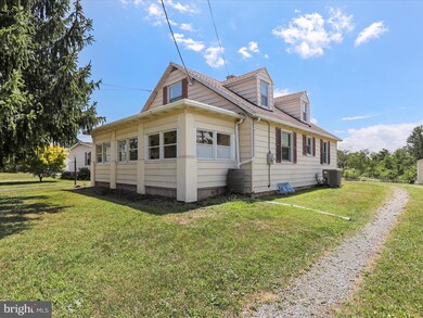 1054 Edenville Rd, Chambersburg, PA 17202 - photo 3