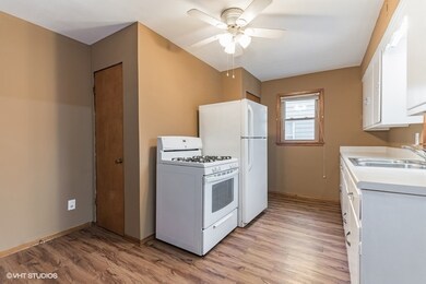 1135 White Ave, Aurora, IL 60506 - photo 7