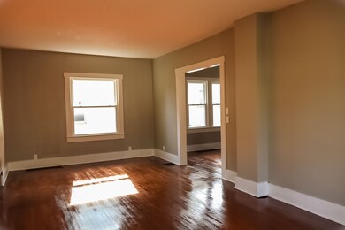 527 N Main St, Warren, IN 46792 - photo 6