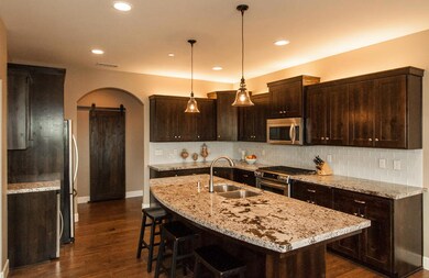 833 Coggins St, Redding, CA 96003 - photo 5