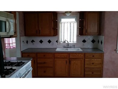 208 Edward St, North Tonawanda, NY 14120 - photo 3