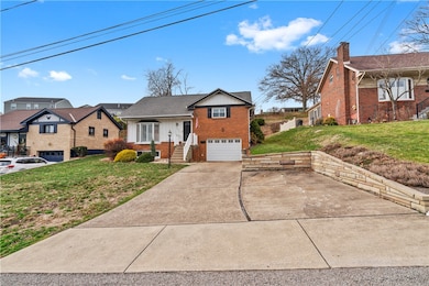 324 Tassel Ln, Pittsburgh, PA 15236 - photo 2