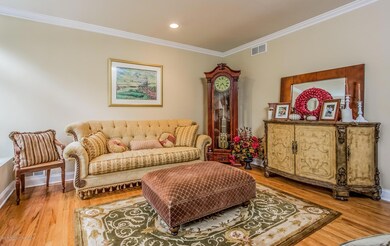 009-Living_Room-1871353-medium