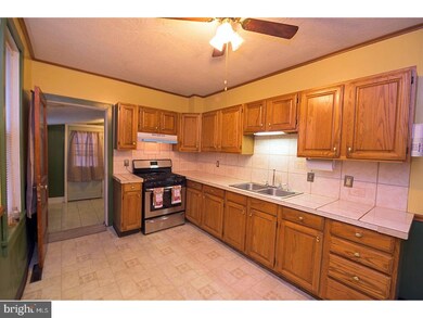1333 Mulberry St, Reading, PA 19604 - photo 3
