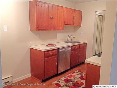 Kitchen with lots of cabinetry