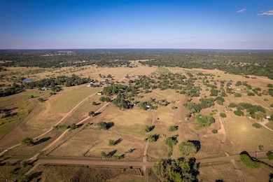 1625 Shaws Bend Rd, Columbus, TX 78934 - photo 2