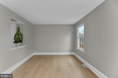 9424 Riverbrink Ct, Laurel, MD 20723 - photo 3