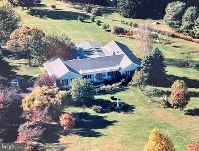 126 Round Hill Rd, Kennett Square, PA 19348 - photo 2