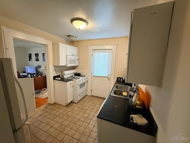 2911 Maisel Dr, Cincinnati, OH 45220 - photo 7