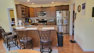 800 Fieldstone Trail, Easton, PA 18040 - photo 6