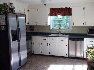 642 West St, Wrentham, MA 02093 - photo 4