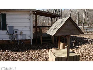 2555 Woodfield Dr, Sophia, NC 27350 - photo 4