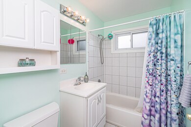 740 N Eastland St, Elmhurst, IL 60126 - photo 5