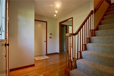 Entrance hall with access to the 2nd floor, garage