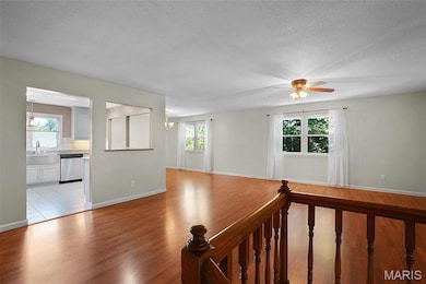 1511 Shadow Ln, Saint Charles, MO 63303 - photo 3