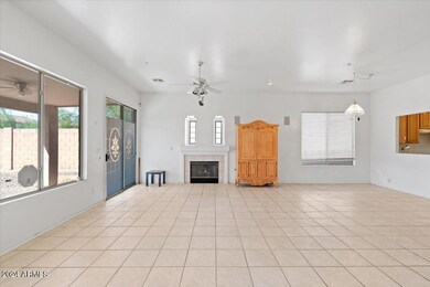Great Room w/ Gas Fireplace