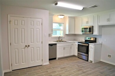 914 N Morris St, Gainesville, TX 76240 - photo 4