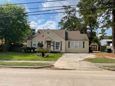 817 W 34th St, Houston, TX 77018 - photo 2