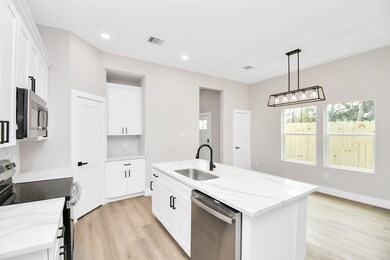 8409 Sunnyhill St, Houston, TX 77088 - photo 4