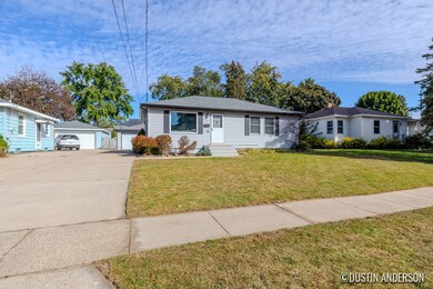 547 Oakcrest St SW-2