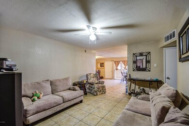 family room 3