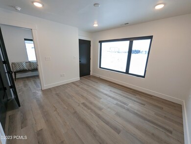 SCTH 140 Ground level bedroom with separ