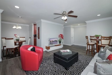 169 Adams Way unit 169, Sayville, NY 11782 - photo 5